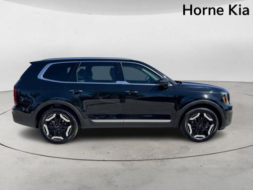 Ebony Black 2023 Kia Telluride S