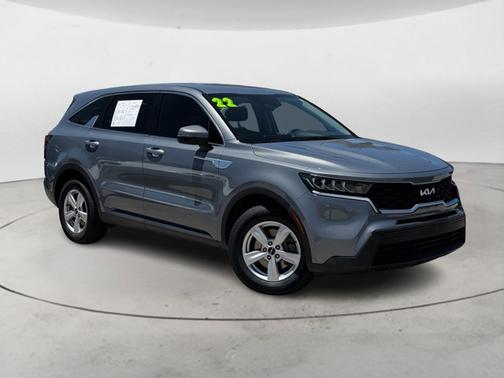 2022 Kia Sorento LX