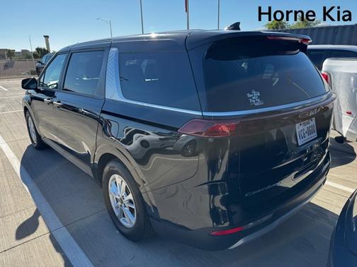 2022 Kia Carnival LXS