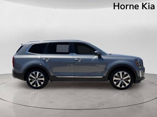 Everlasting Silver 2022 Kia Telluride EX