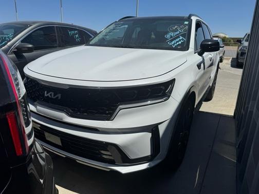 Glacial White Pearl 2023 Kia Sorento SX