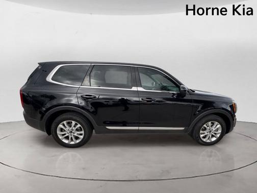 Ebony Black 2022 Kia Telluride LX