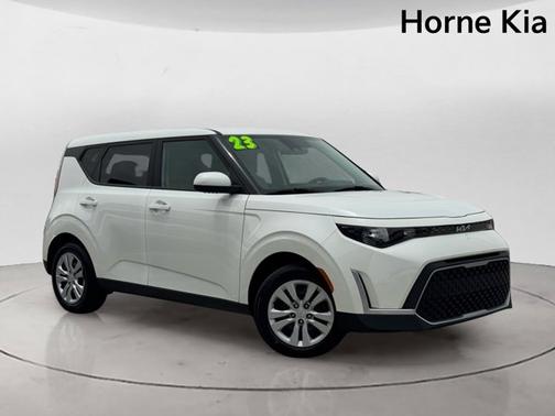 Snow White Pearl 2023 Kia Soul LX