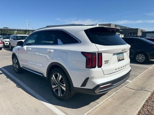 Snow White Pearl 2022 Kia Sorento Hybrid EX