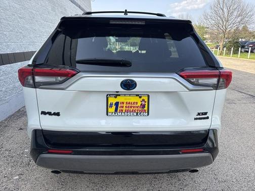 2020 Toyota RAV4 Hybrid SE