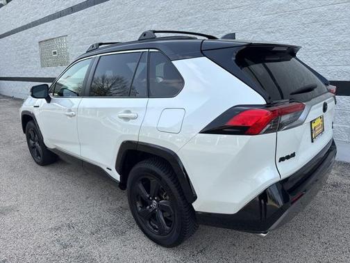 2020 Toyota RAV4 Hybrid SE