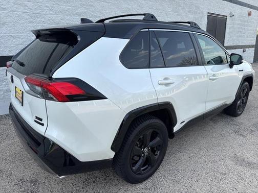 2020 Toyota RAV4 Hybrid SE