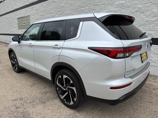 2022 Mitsubishi Outlander ES 2.5 S-AWC