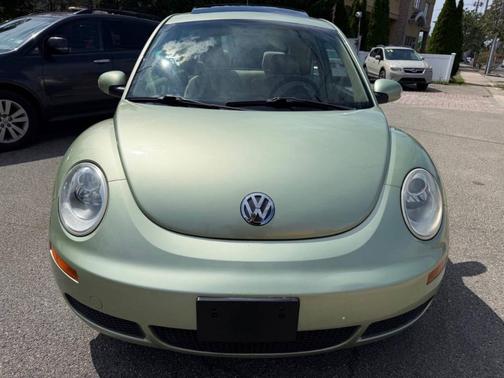 Green 2008 Volkswagen New Beetle S