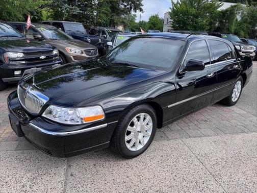 2011 Lincoln Town Car Signature