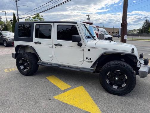 White 2008 Jeep Wrangler Unlimited X