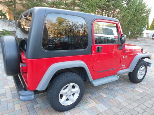 Photo 5 of 16 of 2004 Jeep Wrangler X