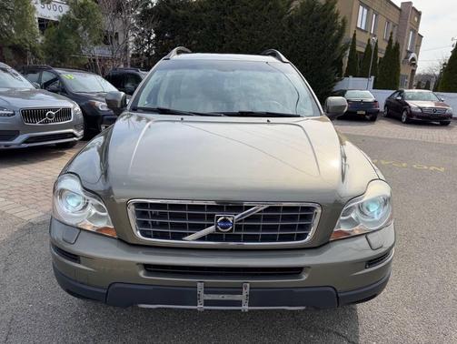Green 2010 Volvo XC90 3.2