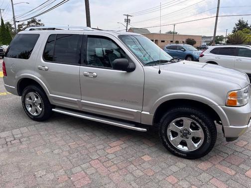2004 Ford Explorer Limited