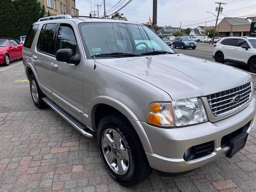 2004 Ford Explorer Limited