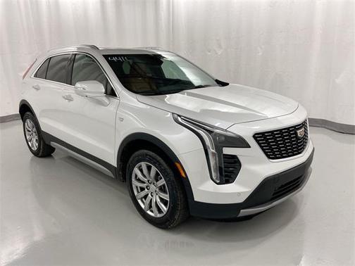 2022 Cadillac XT4 Premium Luxury