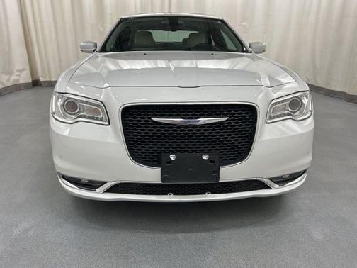 2018 Chrysler 300 Touring