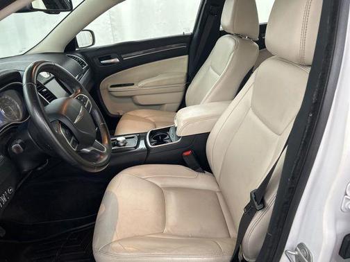 2018 Chrysler 300 Touring