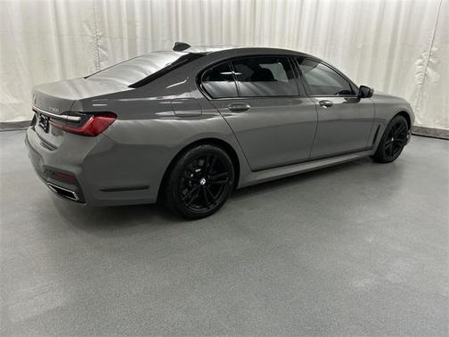 2022 BMW 750 i xDrive