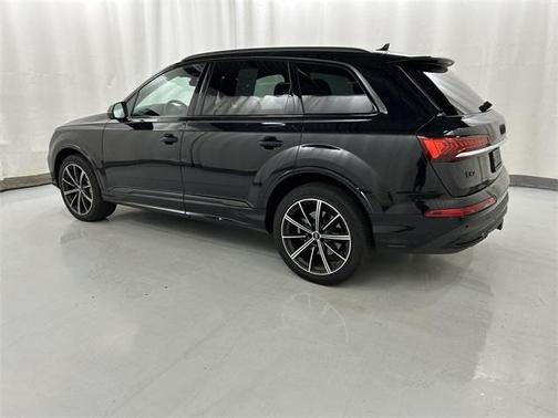 2021 Audi Q7 55 Premium Plus