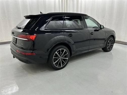 2021 Audi Q7 55 Premium Plus