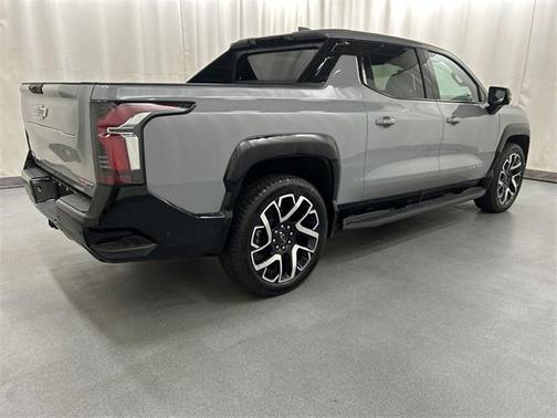 2025 Chevrolet Silverado EV RST