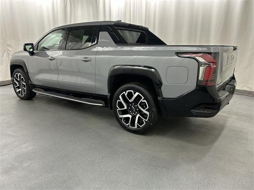 2025 Chevrolet Silverado EV RST
