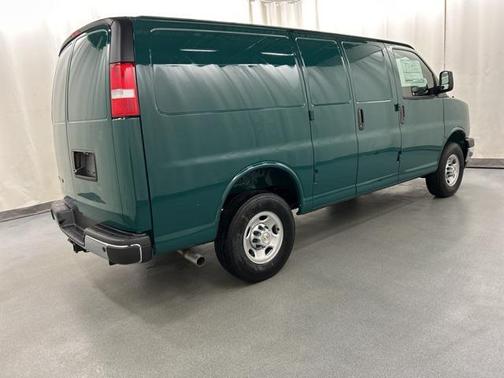 2025 Chevrolet Express 3500 RWD 3500 Regular Wheelbase WT