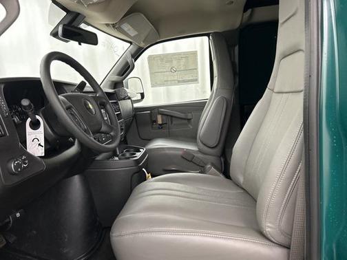 2025 Chevrolet Express 3500 RWD 3500 Regular Wheelbase WT