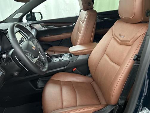 2025 Cadillac XT5 Sport