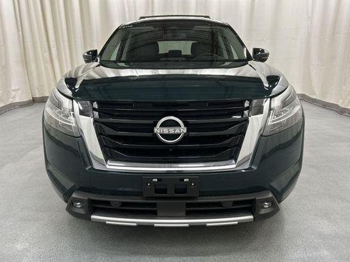 2022 Nissan Pathfinder SL 4WD