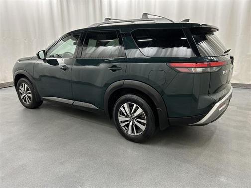 2022 Nissan Pathfinder SL 4WD
