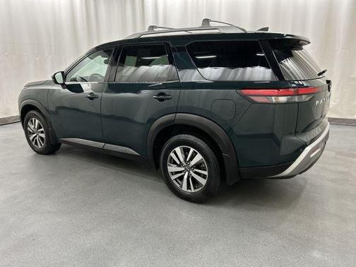 2022 Nissan Pathfinder SL 4WD