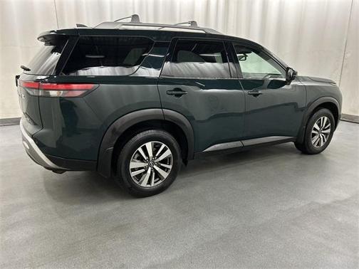 2022 Nissan Pathfinder SL 4WD