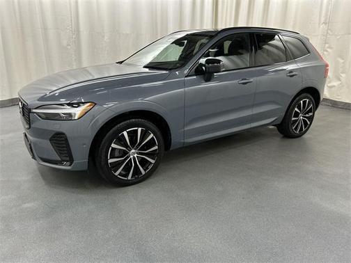 2024 Volvo XC60 B5 Plus Dark Theme