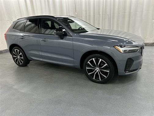 2024 Volvo XC60 B5 Plus Dark Theme