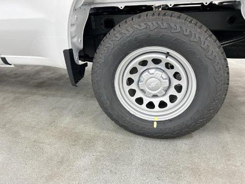 Summit White 2026 Chevrolet Silverado 1500 LT
