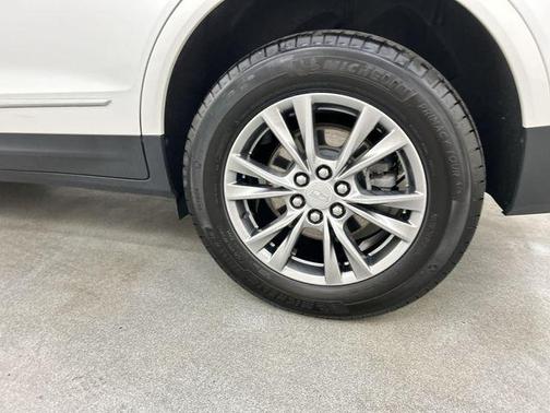 Crystal White Tricoat 2023 Cadillac XT5 Premium Luxury