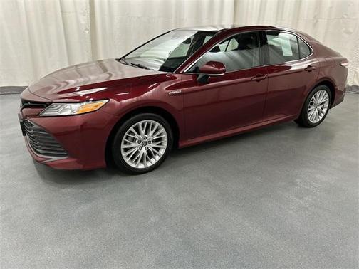 2019 Toyota Camry Hybrid XLE
