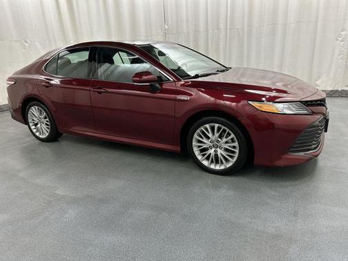 2019 Toyota Camry Hybrid XLE