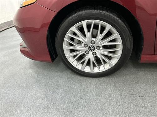 2019 Toyota Camry Hybrid XLE