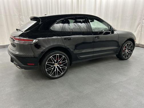 2022 Porsche Macan S