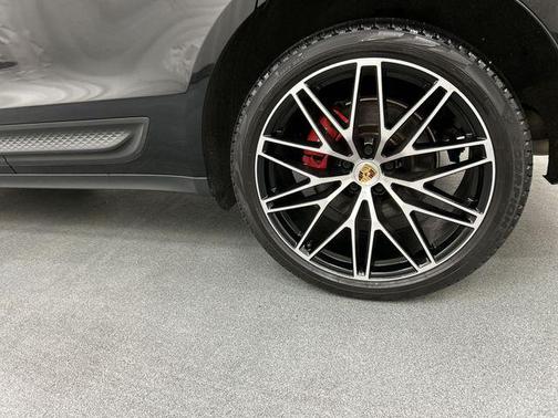2022 Porsche Macan S