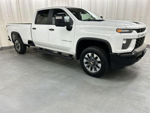 Summit White 2022 Chevrolet Silverado 2500 Custom