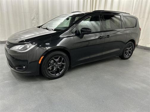 2020 Chrysler Pacifica Touring-L Plus