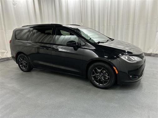 2020 Chrysler Pacifica Touring-L Plus