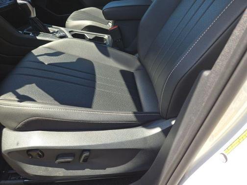 2024 Volkswagen Tiguan 2.0T SE 4MOTION