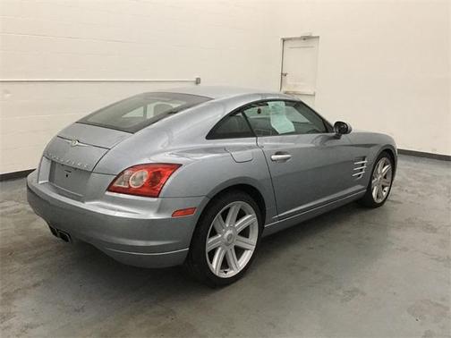 Photo 4 of 16 of 2004 Chrysler Crossfire