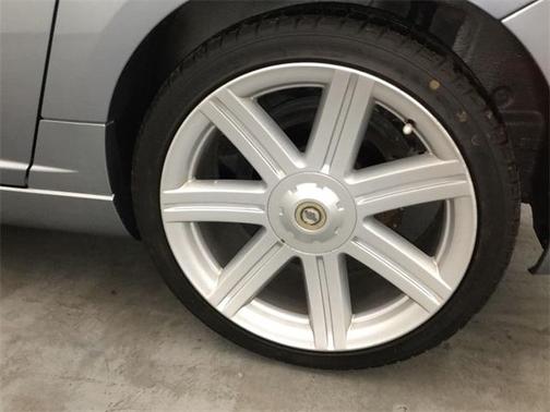 Photo 5 of 16 of 2004 Chrysler Crossfire