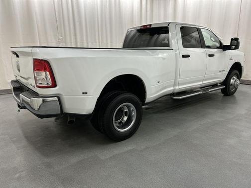 2024 RAM 3500 Big Horn Crew Cab 4x4 8' Box